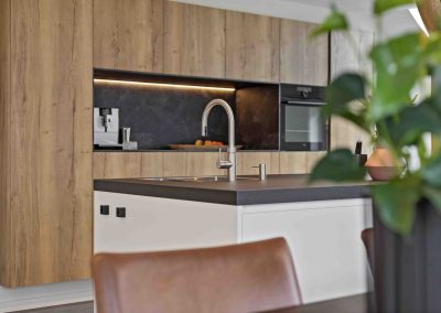 Keukens Assen luxe-keuken-met-houten-balken2